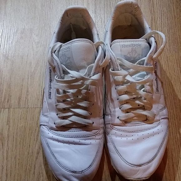 Reebok Classic - Picture 2 of 3